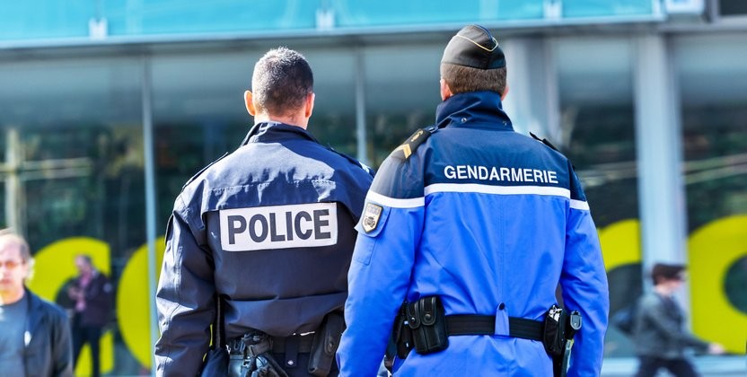 ÉQUIPEMENTS POLICE ET GENDARMERIE : TOUT LE MATÉRIEL POUR LES FORCES DE L’ORDRE ÉQUIPEMENTS POLICE ET GENDARMERIE : TOUT LE MATÉRIEL POUR LES FORCES DE L’ORDRE
